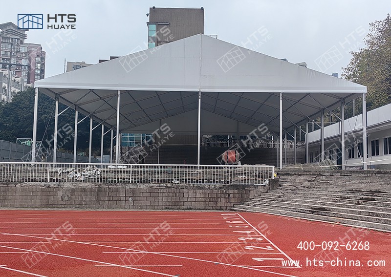 羽毛球篷房建設(shè)為球員們撐起一片不受風(fēng)雨干擾的運(yùn)動(dòng)空間